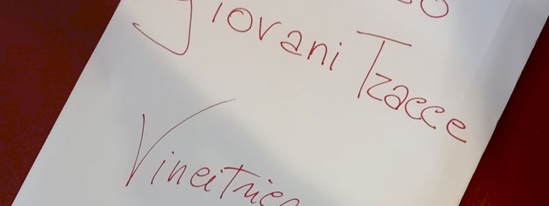 Copia autografata dalla vincitrice del concorso