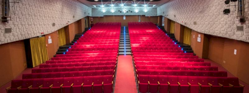 Prenota il tuo posto al Teatro Dehon