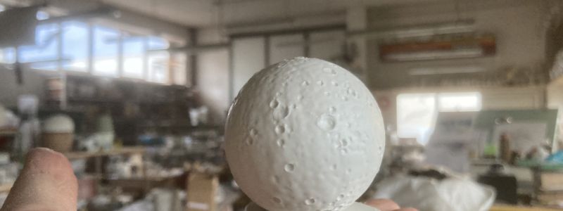 piccola, ma grande luna in ceramica
