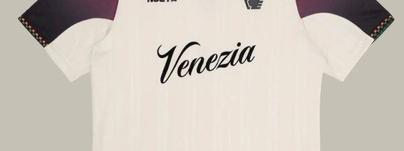 MAGLIETTA AWAY UFFICIALE VENEZIA F.C. AUTOGRAFATA DA TUTTI I GIOCATORI