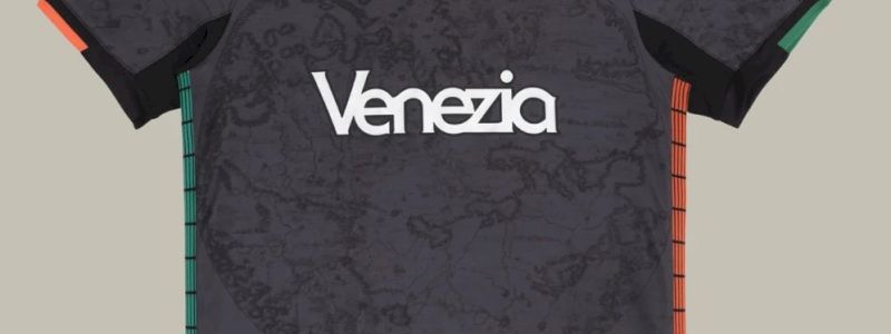 MAGLIETTA HOME UFFICIALE VENEZIA F.C. AUTOGRAFATA DA TUTTI I GIOCATORI