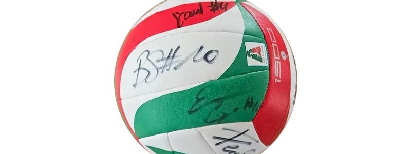 Pallone firmato dalle atlete di serie A (con spedizione) e invito per l'ingresso nei due giorni della manifestazione