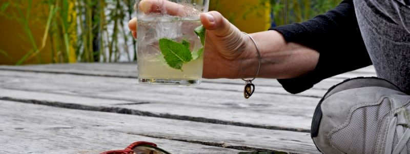 APERITIVO SITUAZIONISTA CON LE CURATRICI