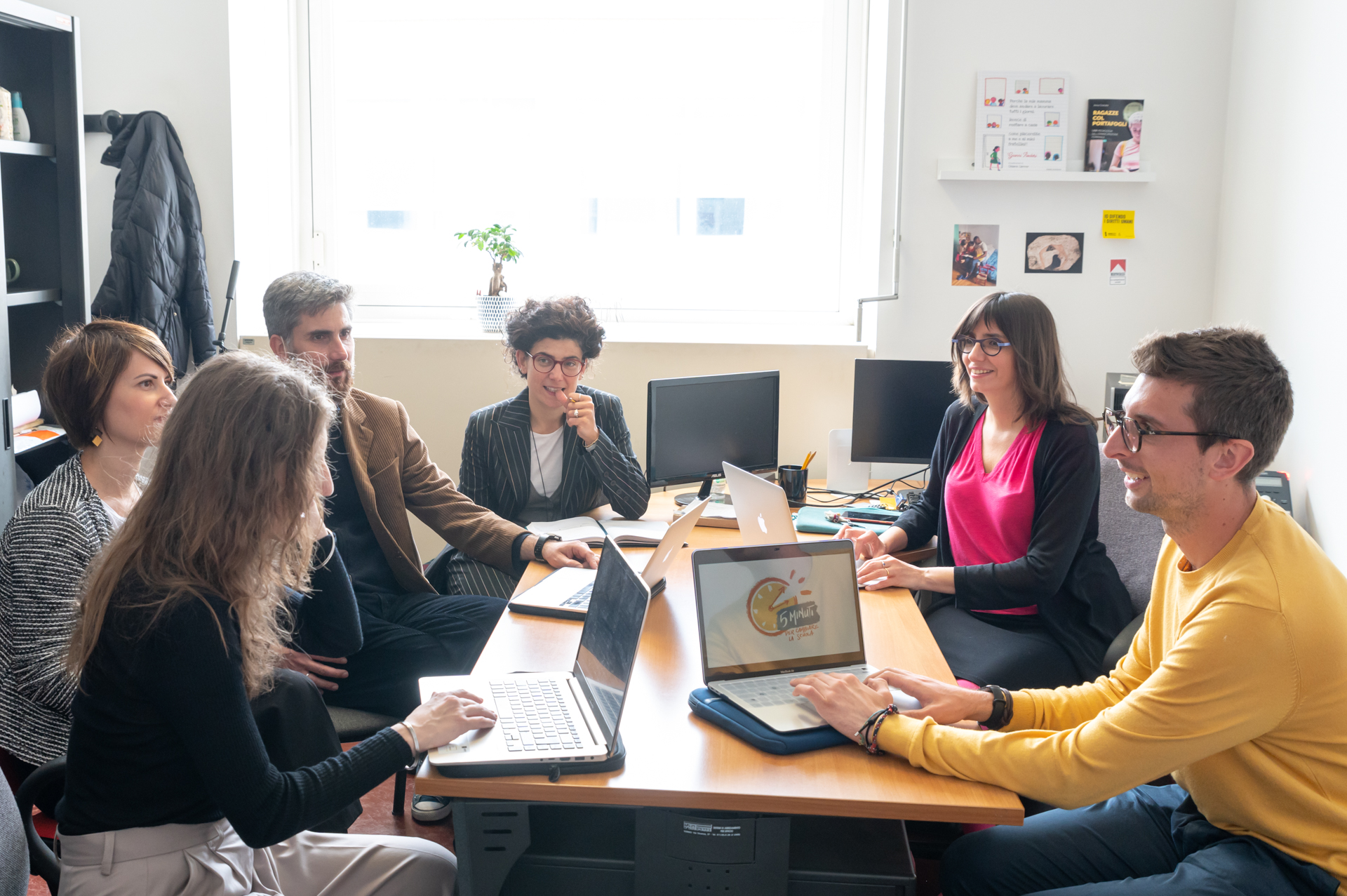 Cinque minuti per cambiare la scuola: la campagna di crowdfunding per innovare la scuola con le idee di studenti, insegnanti e dirigenti!